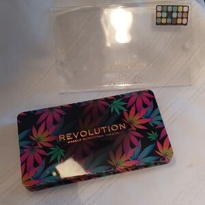 Revolution Eyeshadow Palette -